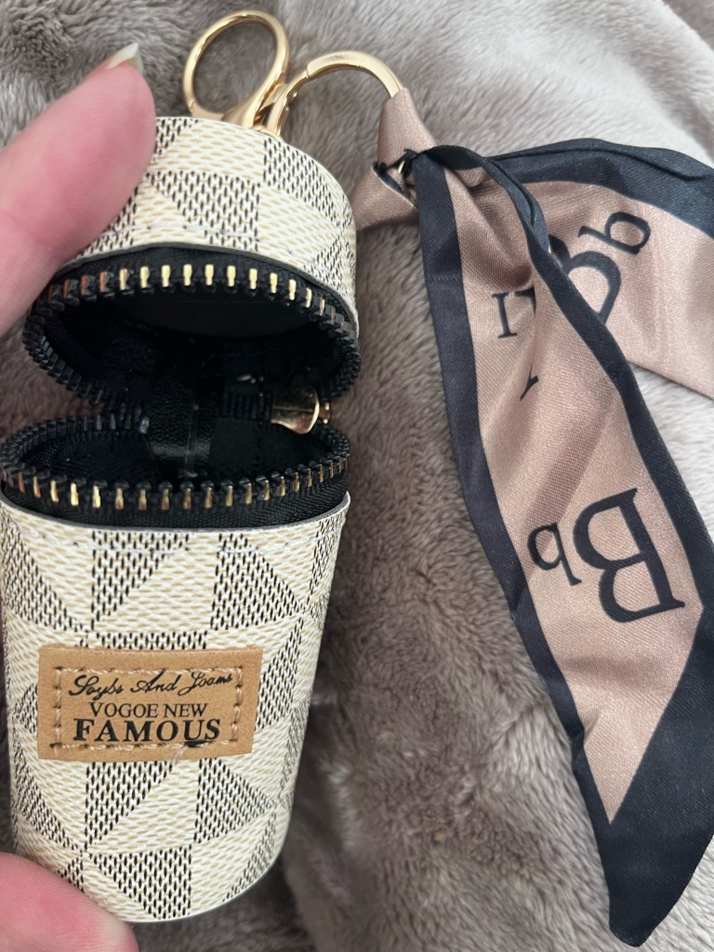 Mini Coin key chain bag - Picture 5 of 7